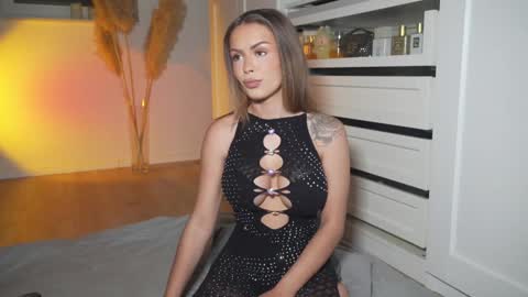 Bella online show from October 2025 05:31:01 PM