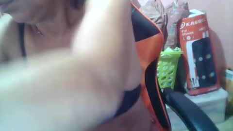 Snapshot of hotbetty_45 chatting on January 2025 12:00:02 AM hotbetty_45 online show from January 2025 12:00:02 AM