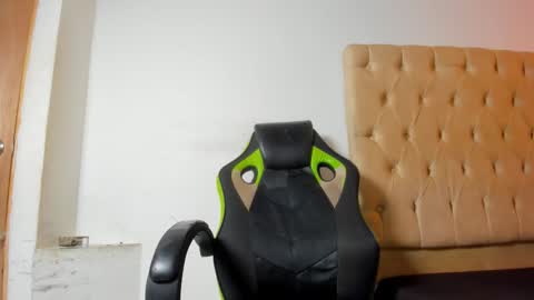 Snapshot of hotblosson chatting on November 2025 01:44:02 PM hotblosson online show from November 2025 01:44:02 PM