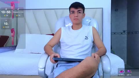 Snapshot of hotboy21_ chatting on September 2025 03:50:01 AM hotboy21_ online show from September 2025 03:50:01 AM