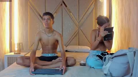 Snapshot of hotcouple_222 chatting on November 2025 07:41:02 AM hotcouple_222 online show from November 2025 07:41:02 AM