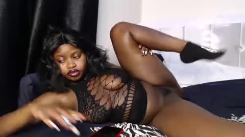 Snapshot of hotcurvykeisha chatting on January 2025 02:21:02 AM Hotcurvykeisha online show from January 2025 02:21:02 AM