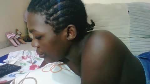 VICTORIA online show from December 2025 07:58:01 AM