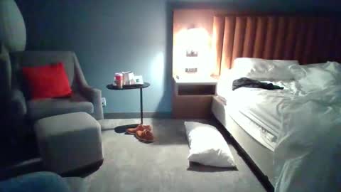 hotdog1124 online show from December 2025 02:59:02 PM