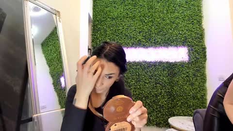 hotfallingdevil online show from January 2025 05:09:01 AM