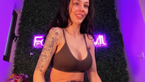 Snapshot of hotfallingdevil chatting on March 2026 05:44:01 AM hotfallingdevil online show from March 2026 05:44:01 AM