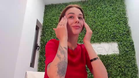 hotfallingdevil online show from May 2026 04:20:01 AM