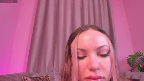 F R A N C E S online show from January 2025 12:44:02 PM