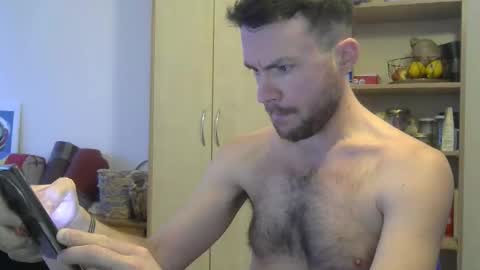 Snapshot of hotgardenersexy chatting on March 2026 05:28:01 PM Le jardinier sexy online show from March 2026 05:28:01 PM