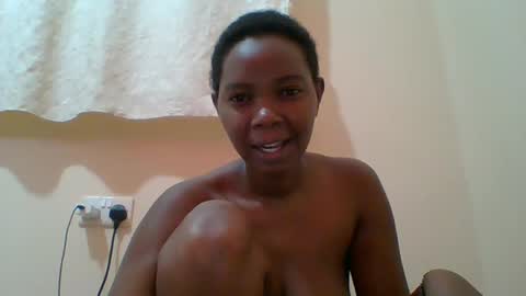 Queen online show from February 2025 01:00:02 PM