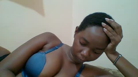 Queen online show from February 2025 05:35:02 AM