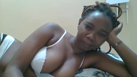 Queen online show from November 2025 08:04:01 AM