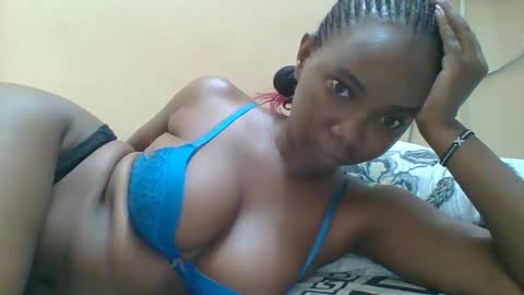 Queen online show from November 2025 06:14:01 PM