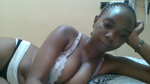 Queen online show from November 2025 06:30:01 PM