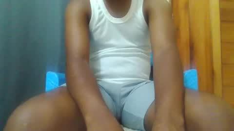 Snapshot of hotguyy001 chatting on October 2025 02:45:01 AM hotguyy001 online show from October 2025 02:45:01 AM