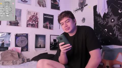 Snapshot of hothoneychile chatting on January 2025 12:37:01 AM Sam and Nico online show from January 2025 12:37:01 AM