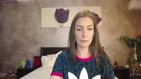 Lia   online show from May 2026 07:52:01 PM