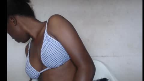 hotjessie0 online show from September 2025 04:17:01 AM