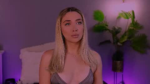 Maria online show from November 2025 03:50:02 AM