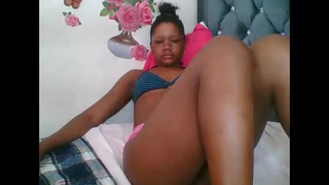 Snapshot of hotjeylee chatting on September 2025 08:27:01 AM LOYCE online show from September 2025 08:27:01 AM