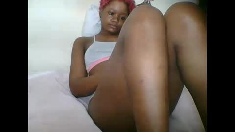 Snapshot of hotjeylee chatting on October 2025 07:00:01 PM LOYCE online show from October 2025 07:00:01 PM