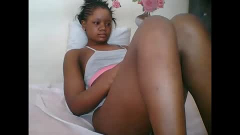 Snapshot of hotjeylee chatting on October 2025 12:14:02 PM LOYCE online show from October 2025 12:14:02 PM