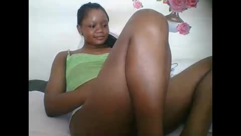 Snapshot of hotjeylee chatting on October 2025 07:05:01 PM LOYCE online show from October 2025 07:05:01 PM