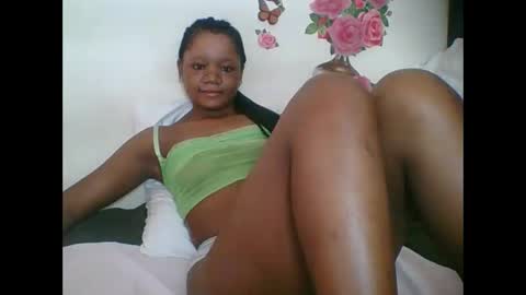 Snapshot of hotjeylee chatting on October 2025 10:49:02 AM LOYCE online show from October 2025 10:49:02 AM