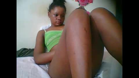 Snapshot of hotjeylee chatting on October 2025 10:25:02 PM LOYCE online show from October 2025 10:25:02 PM