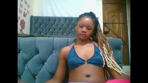 Snapshot of hotjeylee chatting on November 2025 11:04:02 PM LOYCE online show from November 2025 11:04:02 PM