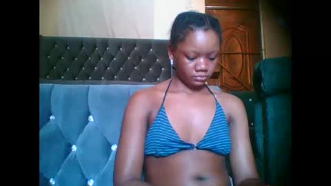 Snapshot of hotjeylee chatting on November 2025 01:06:01 PM LOYCE online show from November 2025 01:06:01 PM