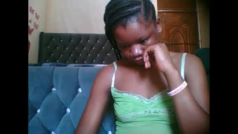 Snapshot of hotjeylee chatting on November 2025 12:42:01 PM LOYCE online show from November 2025 12:42:01 PM