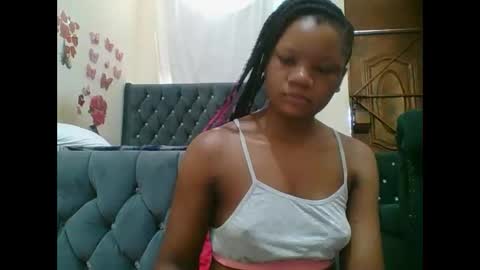 Snapshot of hotjeylee chatting on December 2025 07:47:01 AM LOYCE online show from December 2025 07:47:01 AM