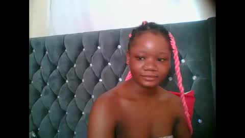 Snapshot of hotjeylee chatting on December 2025 08:07:02 AM LOYCE online show from December 2025 08:07:02 AM