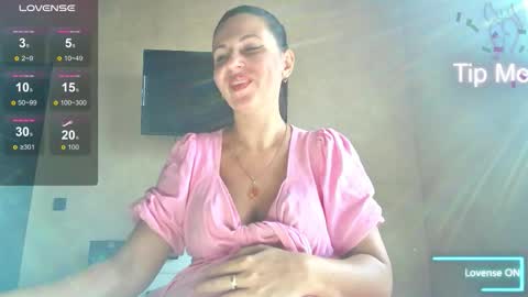 Snapshot of hotkleoo chatting on October 2025 06:54:02 AM MistressM online show from October 2025 06:54:02 AM