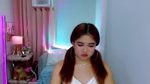 Snapshot of hotlayla_ chatting on December 2024 02:02:01 PM Layla online show from December 2024 02:02:01 PM