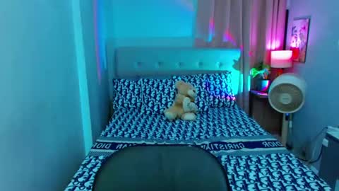 Snapshot of hotlayla_ chatting on February 2025 03:59:01 PM Layla online show from February 2025 03:59:01 PM