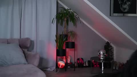 hotmilfbitch online show from March 2025 07:04:02 PM