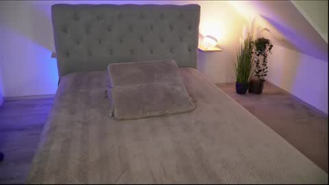 hotmilfbitch online show from June 2026 08:40:02 PM