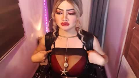 Snapshot of hotmistressmorgana chatting on June 2026 01:19:01 AM morgana online show from June 2026 01:19:01 AM