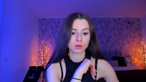 hotmolly_ online show from May 2026 06:45:01 PM