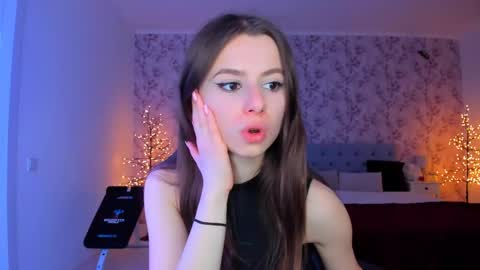 hotmolly_ online show from May 2026 08:03:02 PM