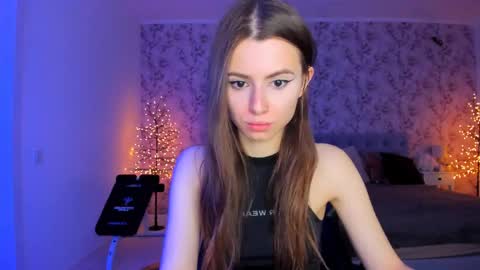 hotmolly_ online show from June 2026 06:22:02 PM