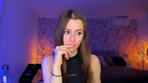 hotmolly_ online show from June 2026 07:05:02 PM