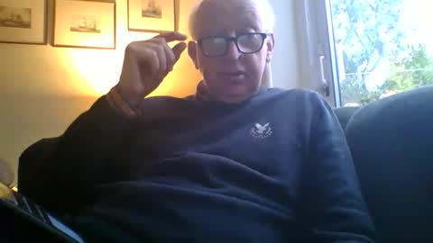 Snapshot of hotmuff99 chatting on November 2025 02:18:01 PM hotmuff99 online show from November 2025 02:18:01 PM