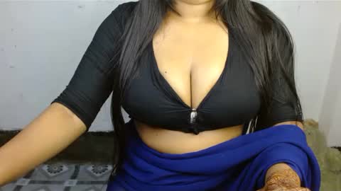 Snapshot of hotmuskan21 chatting on December 2024 05:45:02 PM Muskan online show from December 2024 05:45:02 PM