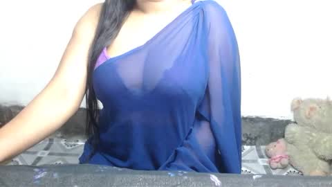 Snapshot of hotmuskan21 chatting on January 2025 05:44:02 PM Muskan online show from January 2025 05:44:02 PM