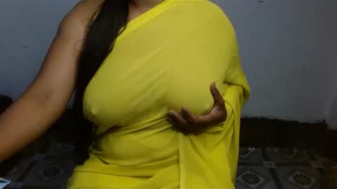 Snapshot of hotmuskan21 chatting on January 2025 05:21:02 PM Muskan online show from January 2025 05:21:02 PM