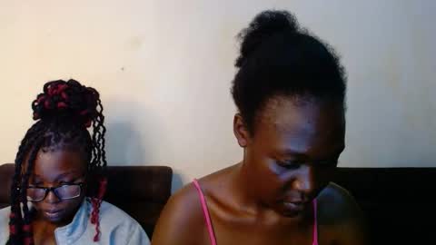 Snapshot of hotnelli chatting on October 2025 05:26:02 AM Rose online show from October 2025 05:26:02 AM