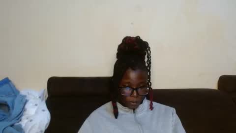 Snapshot of hotnelli chatting on November 2025 10:03:02 AM Rose online show from November 2025 10:03:02 AM